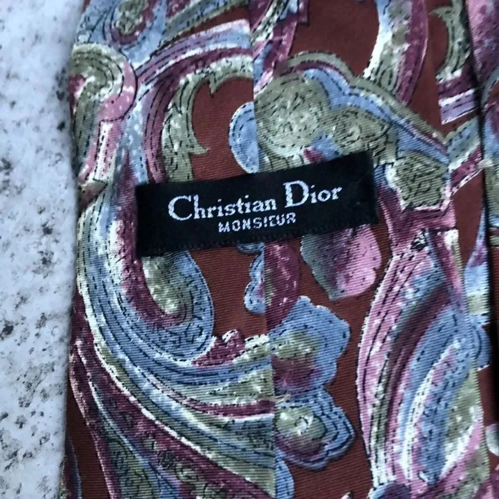 Beautiful Vintage Tie